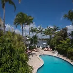 The Pillars Hotel & Club 